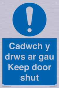 Cadwch y drws ar gau Keep door shut